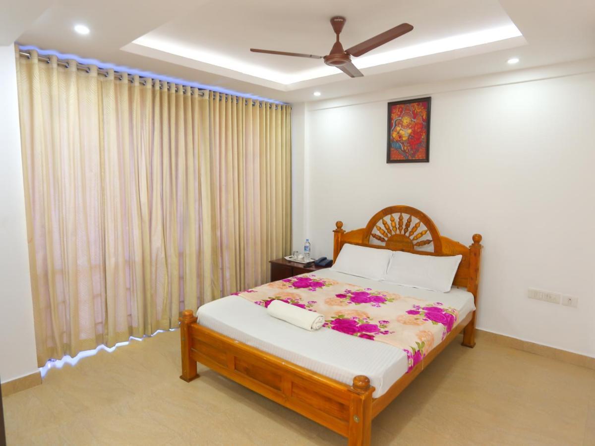 Hare Krishna Inn Guruvāyūr Kültér fotó