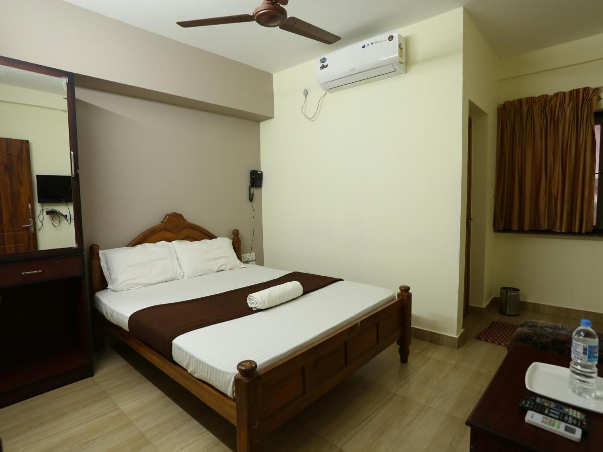 Hare Krishna Inn Guruvāyūr Kültér fotó