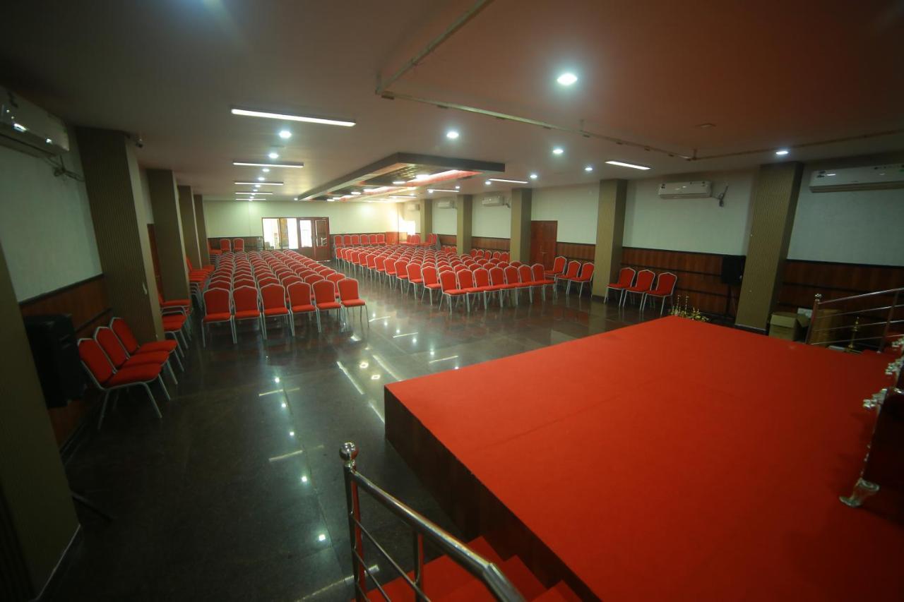 Hare Krishna Inn Guruvāyūr Kültér fotó